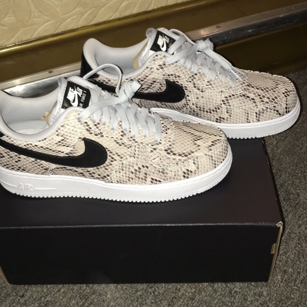 Nike Snakeskin Low